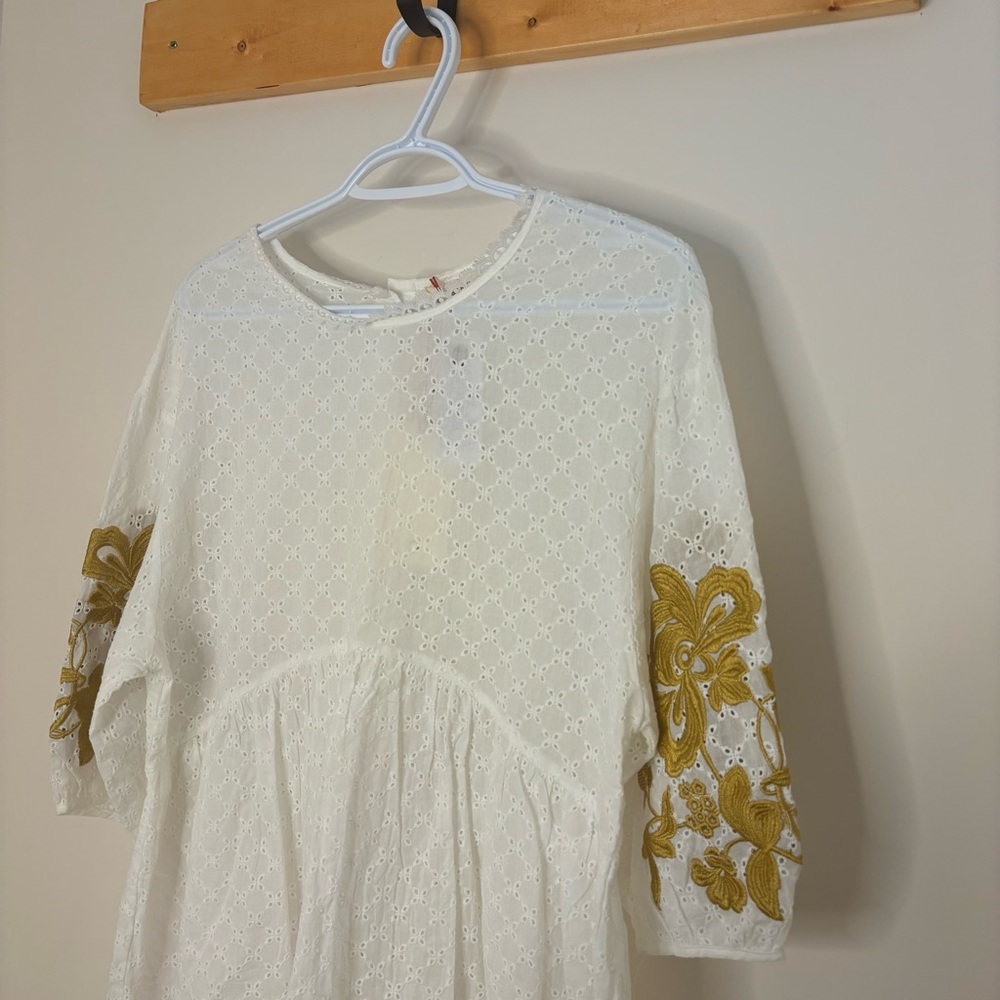 💛#140 NWT Solitaire Eyelet Blouse